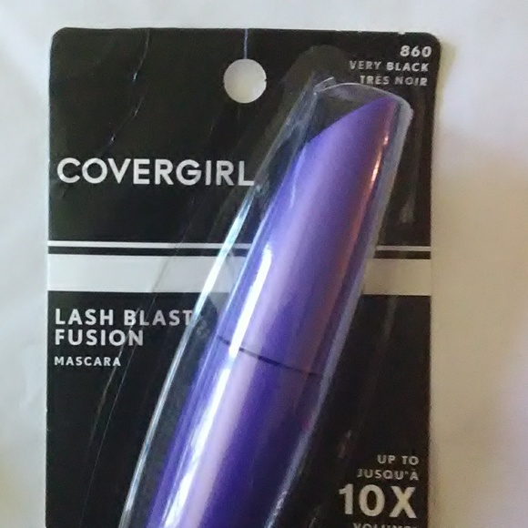 CoverGirl Bundle with a FREE mask! - Picture 5 of 5